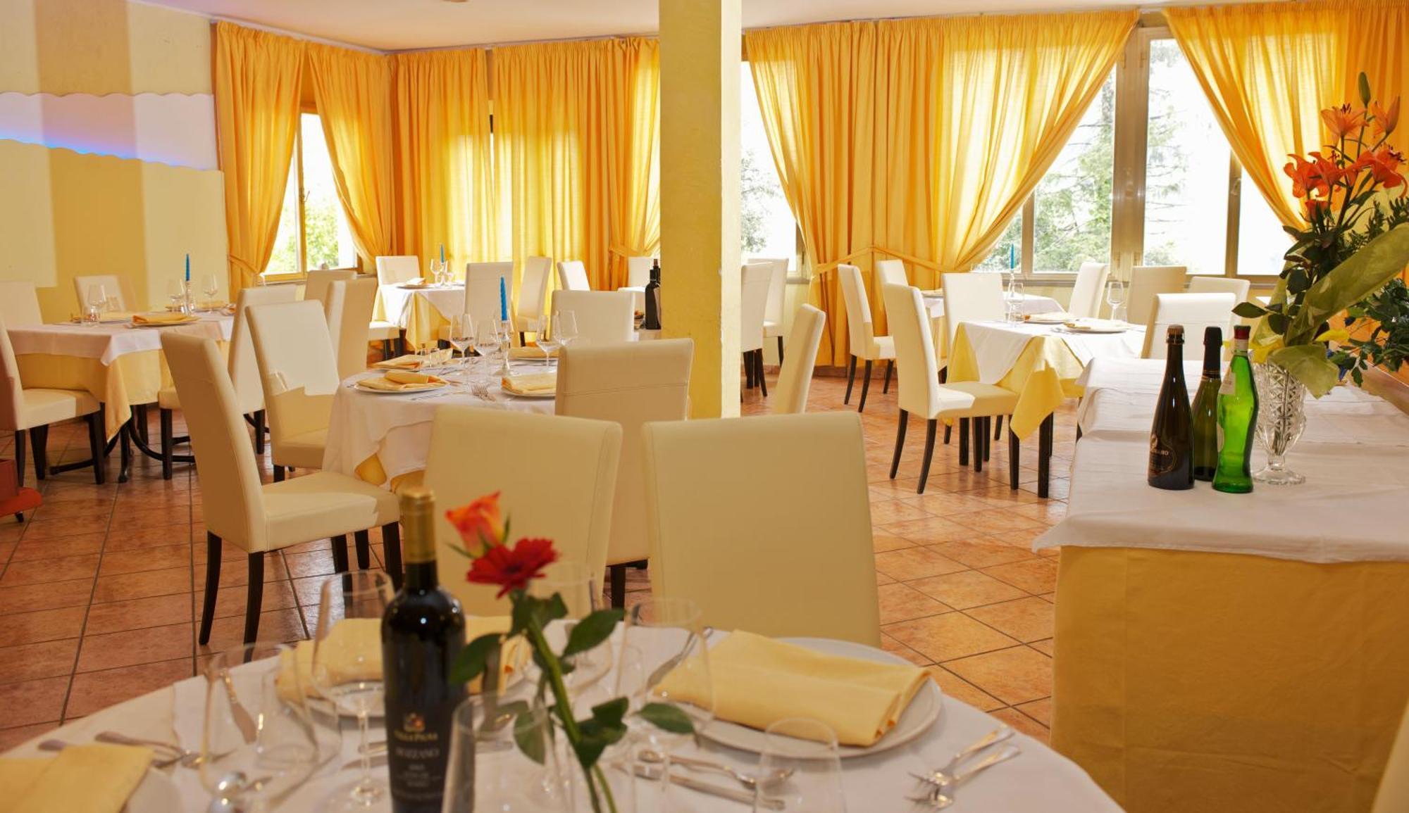 Hotel La Meridiana Urbino Exteriér fotografie