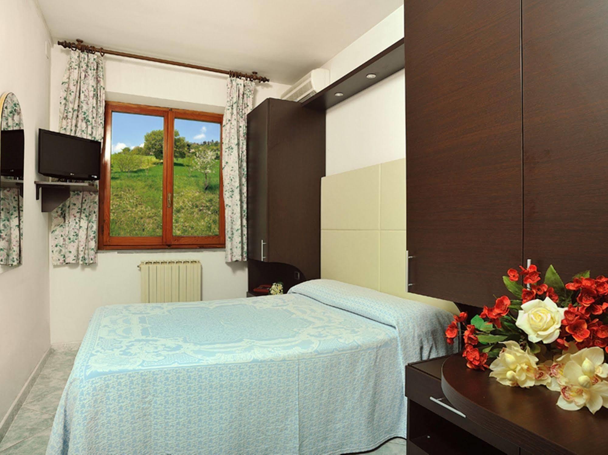 Hotel La Meridiana Urbino Exteriér fotografie