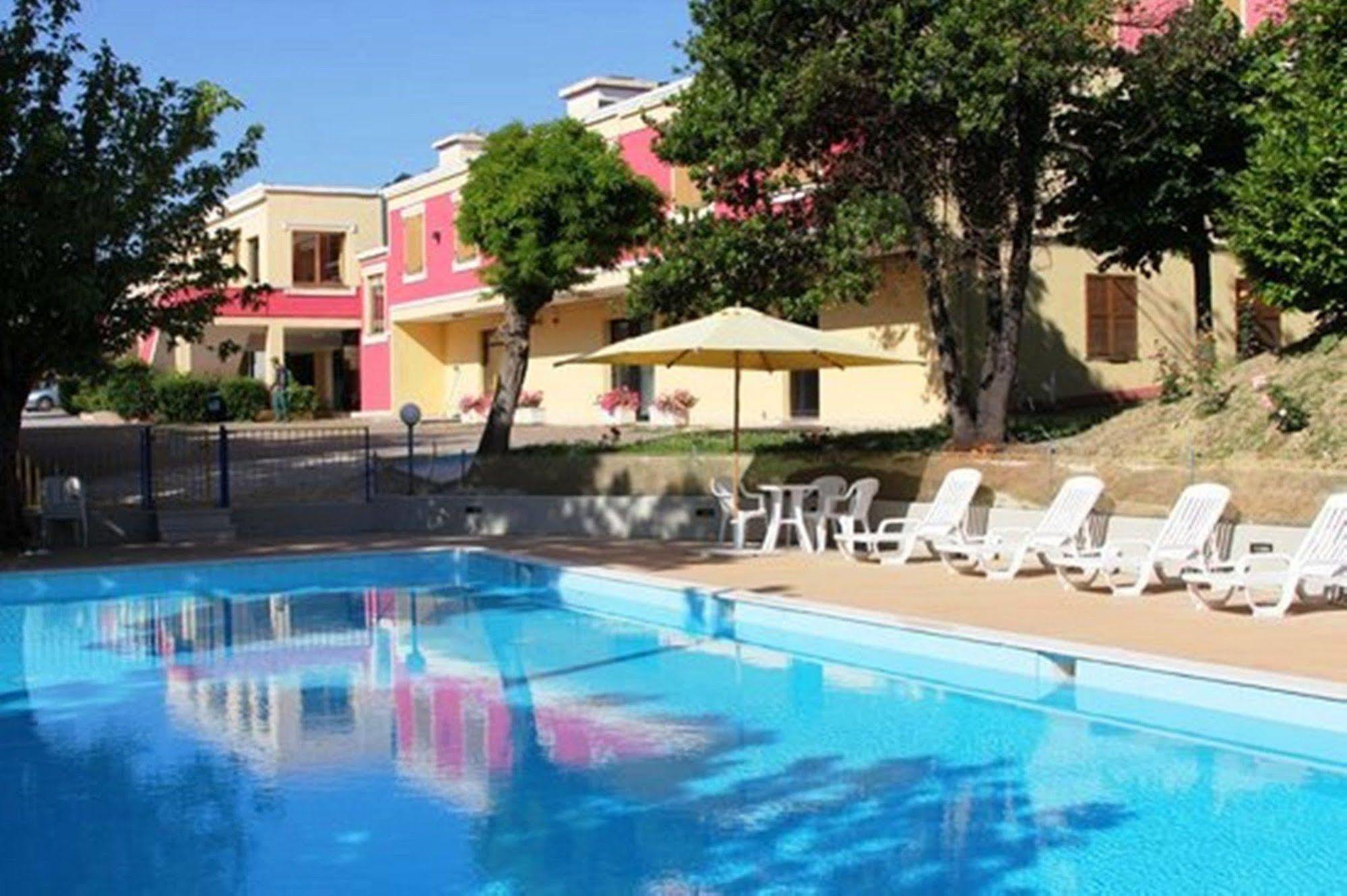 Hotel La Meridiana Urbino Exteriér fotografie